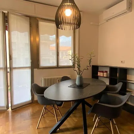 The Charme - Modern In With Balcony Appartement Como